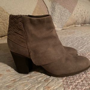 Women’s Size 7.5 Fergalicious Booties